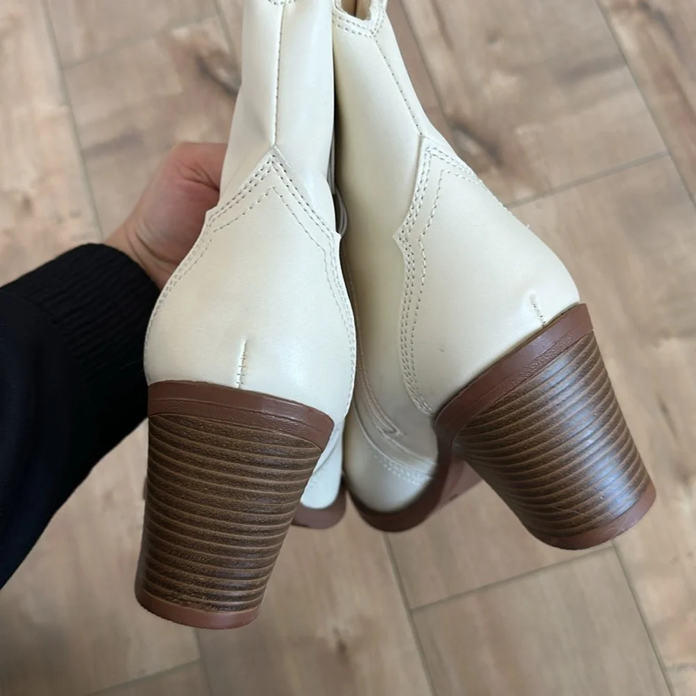 NEW MIA Cheyenne Embroidered Pearl Accent Zip Ankle Boots Western Cowboy Sz 11
